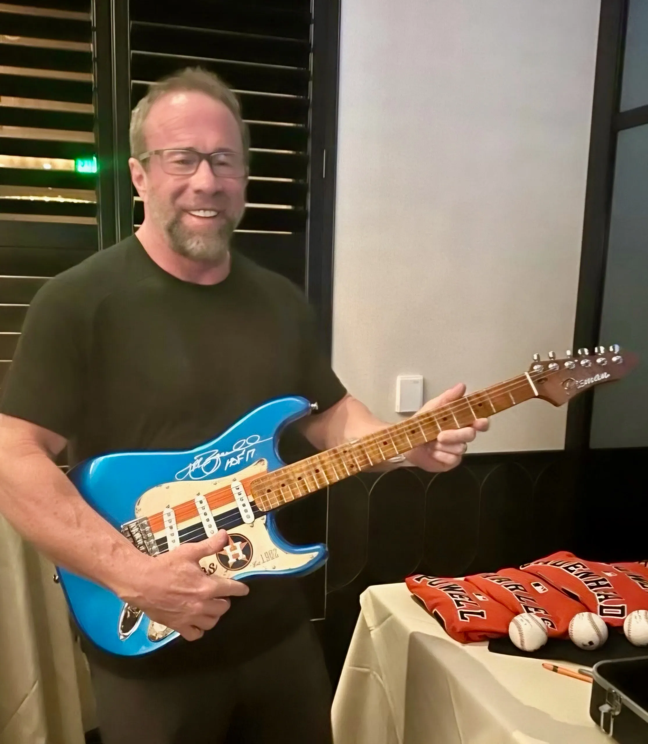 Jeff Bagwell Houston Astros signed guitar